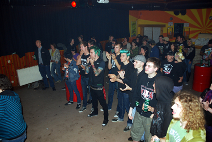 Verwirrung, Dee Cracks, Mantan und Subwaste (SWE)
