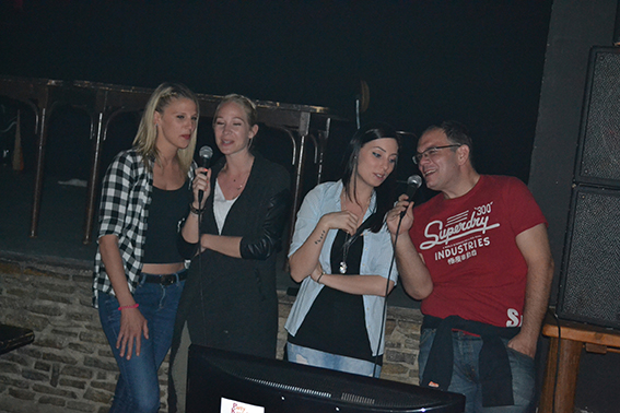 Szene Fischamend Karaoke Party
