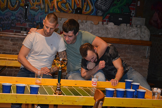 Beer Pong Turnier (Teil1)