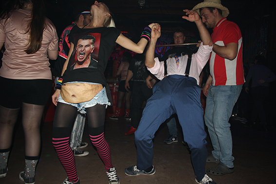 Bad Taste Party Teil 1