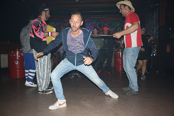 Bad Taste Party Teil 2