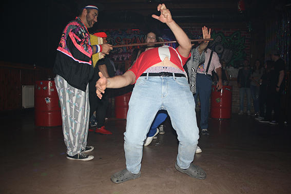 Bad Taste Party Teil 2