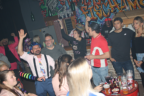 Bad Taste Party Teil 3