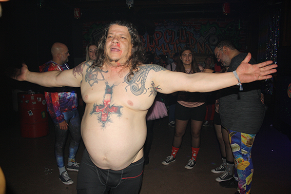 Bad Taste Party Teil 3