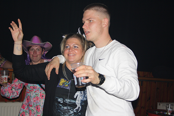 Bad Taste Party Teil 1