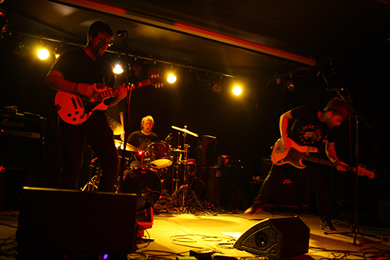  White Stain-Fran san Disco-Between the Beasts