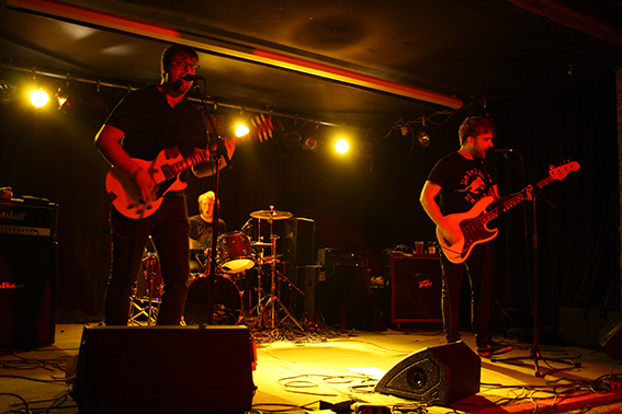  White Stain-Fran san Disco-Between the Beasts
