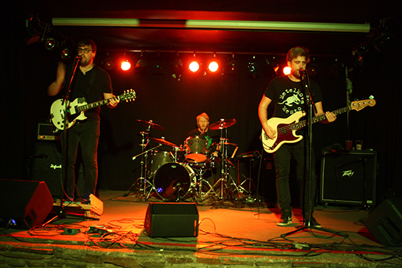  White Stain-Fran san Disco-Between the Beasts
