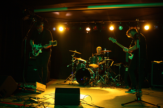  White Stain-Fran san Disco-Between the Beasts