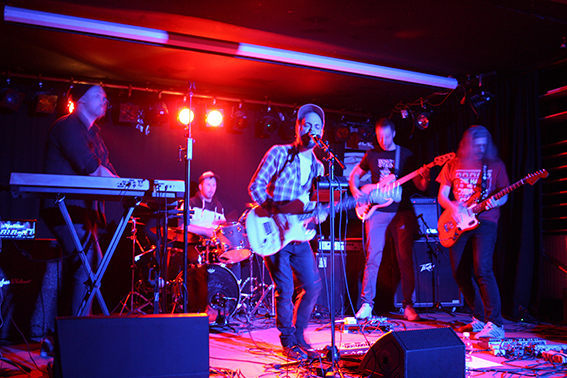  White Stain-Fran san Disco-Between the Beasts